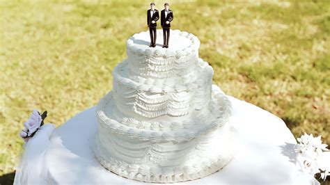 ️ 20 fabulous gay and lesbian wedding ideas [guide and tips]