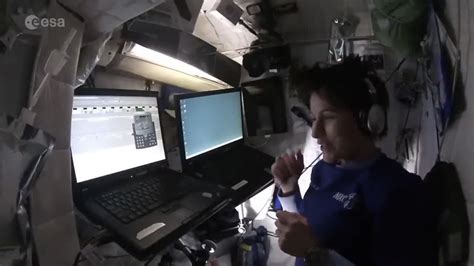 Watch Come Dormono Gli Astronauti Sulla Iss Wired Italia