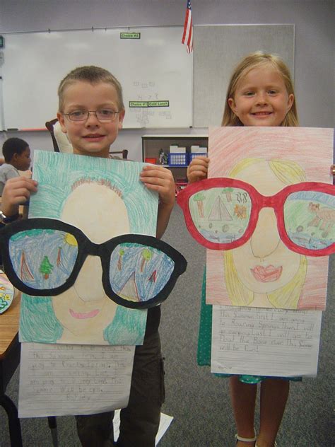 See more ideas about paper plate masks, backdrops for parties, crafts. Mrs. T's First Grade Class: End of the Year Projects | First grade classroom, First grade art ...