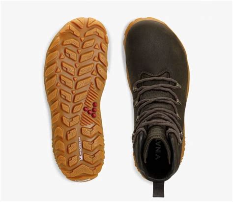 Topánky majú tenkú podrážku pre prirodzený pohyb ako naboso! Tracker Forest ESC boots from Vivobarefoot - Adventure 52