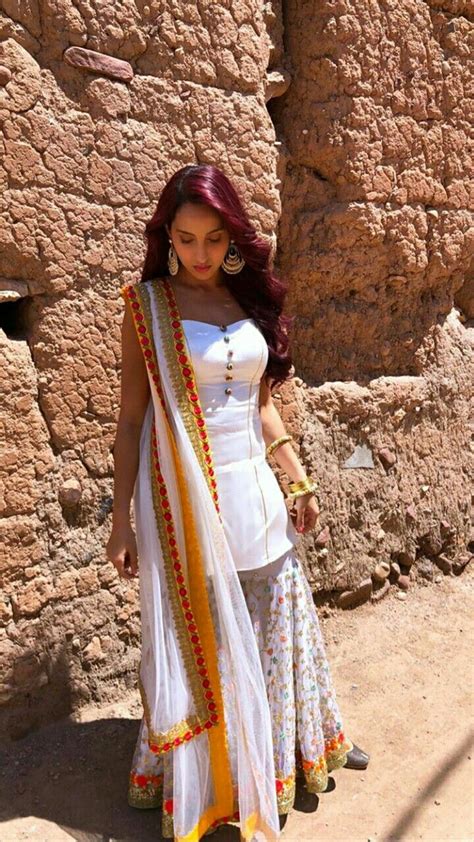 💕follow Me Nimisha Neha💕 Celebrity Fashion Looks Bollywood Fashion Bollywood Actress