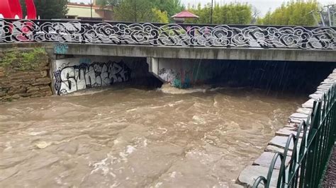 Flood Waters Encroach On The Victorian City Of Bendigo Abc News