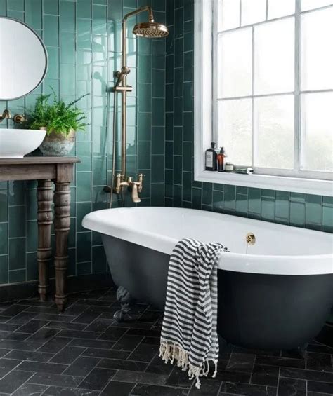 Our wide range of victorian tiles are perfect for returning a victorian bathroom, kitchen, hallway or entrance back to its ornate glory. 10+ Cute Emerald Green Bathroom Tile Designs Ideas | Green ...