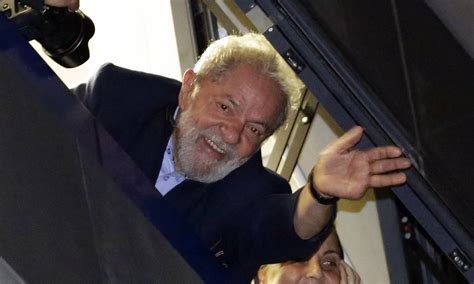 Governo Aguarda Ordem Judicial Para Decidir Como Retirar Equipe De Apoio Que Serve A Lula