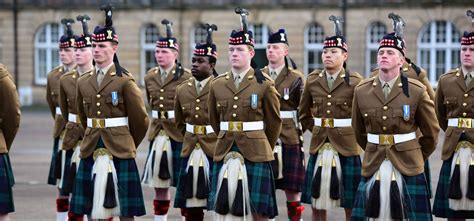 Scottish soldiers start leadership journey | The British Army