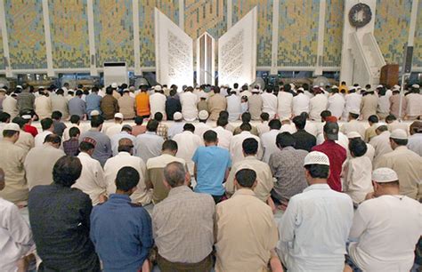 Pelaksanaan shalat tarawih 8 rakaat sama dengan shalat sunnah lainnya, yaitu 2 rakaat salam. Shalat Tarawih dan Jumlah Rakaat | Nationalinks
