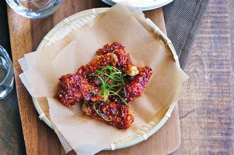 Place half of wings in batter and stir to coat. Korean Fried Chicken~양념통닭 (Yangnyeom Tongdak/Yang Nyeom ...