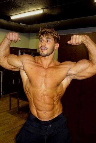 shirtless male beefcake muscular gym jock body builder physique photo sexiezpicz web porn