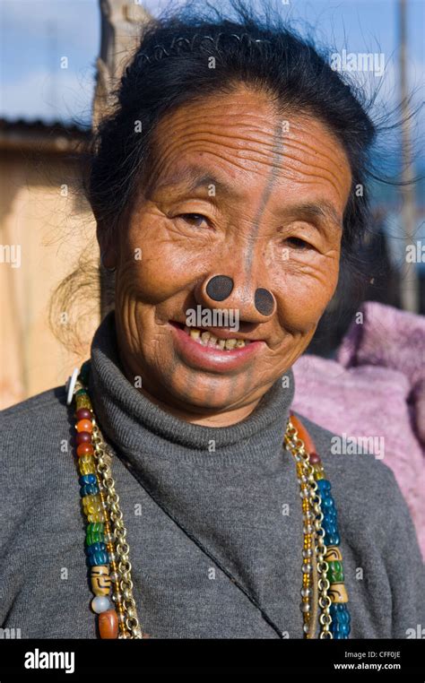 Ugly Elderly Woman Fotos Und Bildmaterial In Hoher Auflösung Alamy