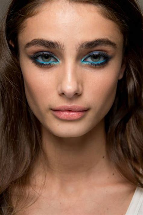Pops Of Colour Dramatic Wings Bold Brows Makeup Trends Eye