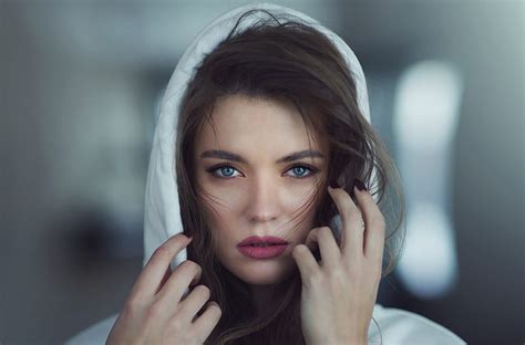 1080p Free Download Models Model Blue Eyes Brunette Face Girl