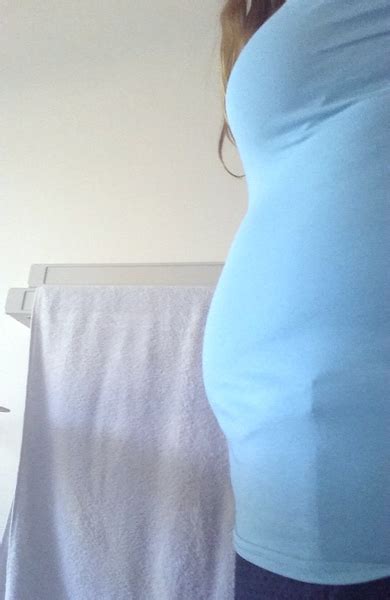 Your Baby Bumps 10 To 12 Weeks Photos Babycenter Australia