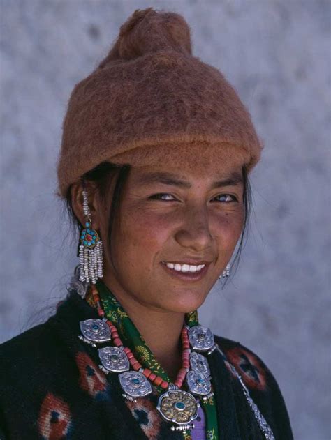 Ladahk Leh Tibetan Woman By Colin Prior Portrait Ladakh