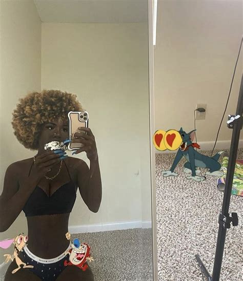 Pin By Danicaa On Mirror Selfies Pretty Dark Skin Beautiful Black