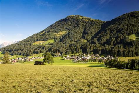 Jakob in haus ist die kleinste gemeinde des bezirks kitzbühel und liegt im pillerseetal, das von fieberbrunn abzweigt. St. Jakob in Haus - Tirol - Ort