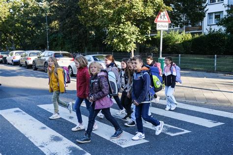 Zu Fuß Zur Schule Tag 38 Grundschulen Machen Mit Landeshauptstadt