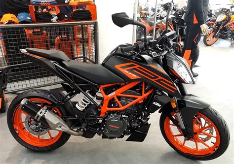 This fantastically expensive machine is worth every penny.go try one, then come moan at me when you end up spending double what you wanted to spend on your. Motorrad KTM 125 Duke 2021 ! Sei einer der ersten ...