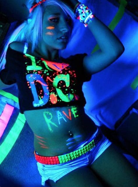 Follyradio Co Uk Rave Girls Edm Girls Techno Neon Rave Wonderland Rave Style