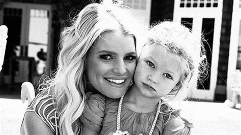 jessica simpson shares her daughter maxwell s adorable kissing pic