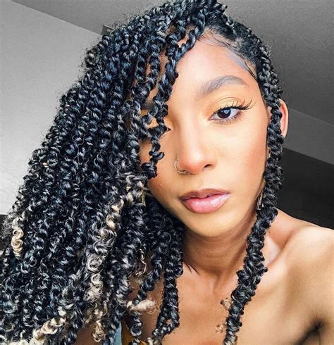Passion Twists Hairstyles What They Are Tutorials And Type Of Hair Used Twist Hairstyles