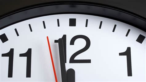 El cambio aplicará para chile continental y cuando los relojes marquen las 23:59:59 habrá que adelantarlos en 60 minutos. Horario de invierno 2017: ¿cuándo hay que cambiar la hora ...