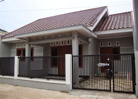 Desain tampak depan ini ada yang terkesan mewah, namun ada juga yang lebih simpel dan sederhana, pilihan desain bisa disesuaikan dengan selera dan budget yang dimiliki. Koleksi Gambar Desain Rumah Minimalis Sederhana Terbaru