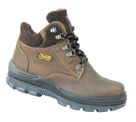 With over 40 years of experience making safety shoes, oscar has been one of the recognised brands in malaysia in manufacturing safety shoes. Oscar Safety Shoes 1805 - 54 Mid-cut Boot