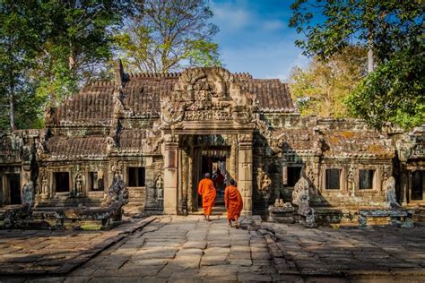 861440 4k Cambodia Angkor Wat Lake Temples Religion Clouds