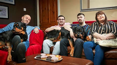 Viewers Shocked As Gogglebox Reveals Previously Unseen Member Of One Of