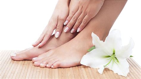 5 Home Remedies For Dry Feet And Heels Skin