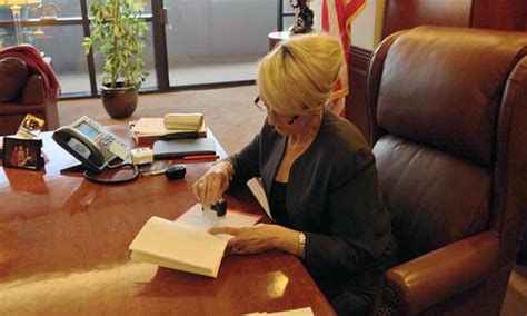 Arizona Governor Vetoes Gay Discrimination Bill Apple Rallied Against