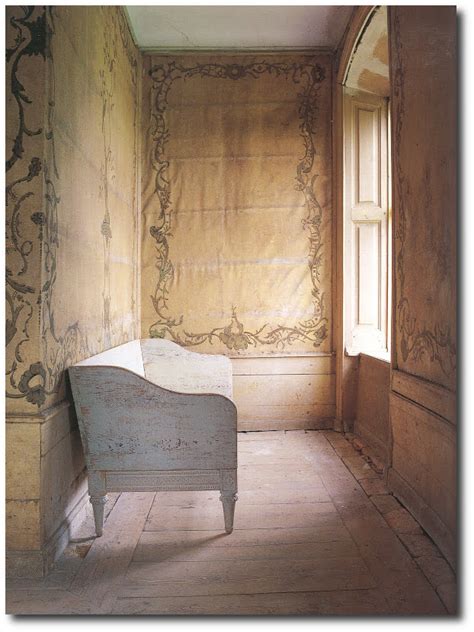 The sponge should be wet and applied. 5 Faux Wall Painting Techniques That Are Easier Than You Think | Swedish Furniture