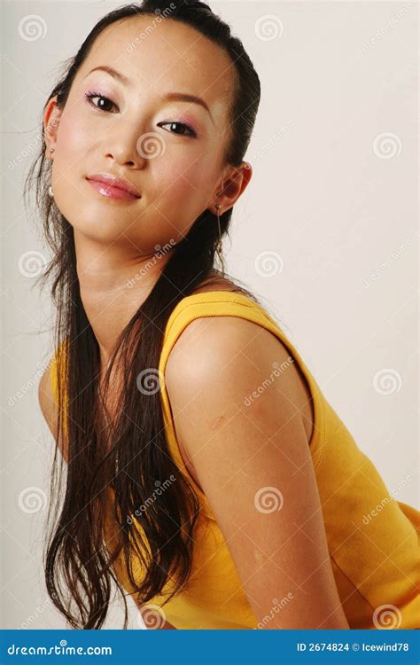 Belle fille chinoise photo stock Image du beauté effectuez 2674824