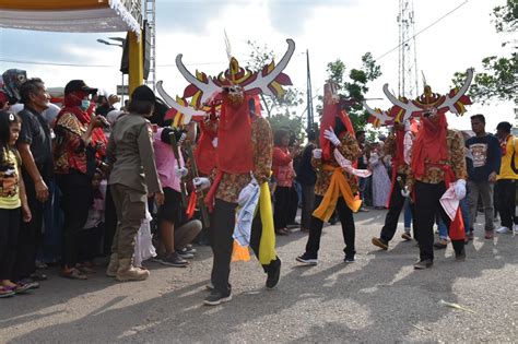 Festival Babukung Tarian Adat Kematian Suku Dayak Tomun Inovasi Borneo