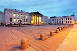 Universität Von Oslo, Norwegen Stockfoto - Bild von neoclassicism ...
