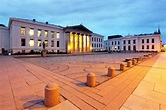 Universität Von Oslo, Norwegen Stockfoto - Bild von neoclassicism ...
