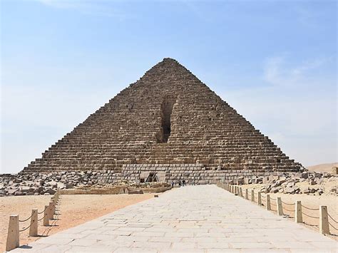 pyramid of menkaure in giza egypt sygic travel