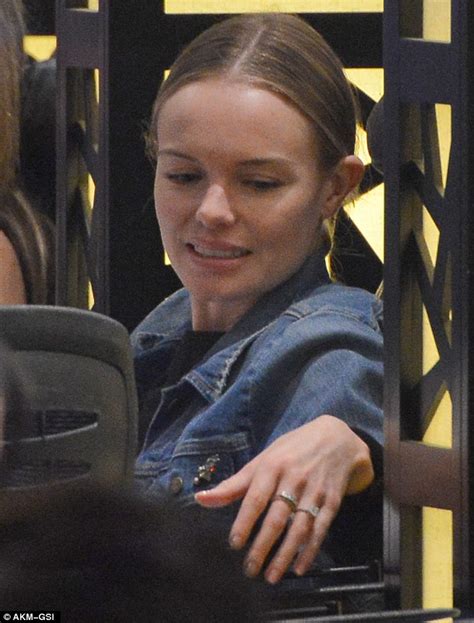 Who Needs Make Up When Youve Got A Ring Like That Kate Bosworth Leaves Her Cosmetics Bag At