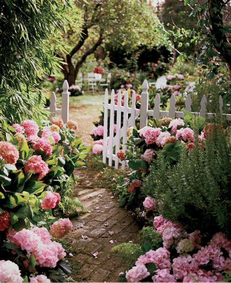 The Floral Filled Porch Gardens Were Pinning Right Now Flower Garden