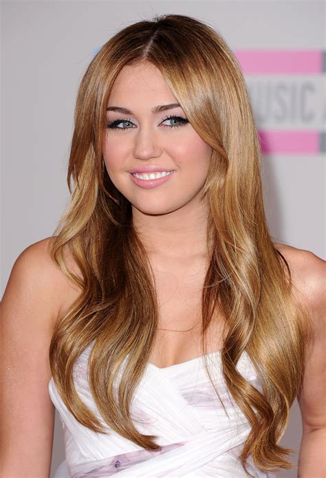 15 Latest Long Layered Hairstyles That Always In Style Miley Cyrus