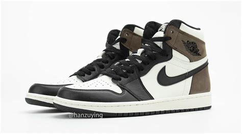 Air Jordan 1 Retro High Og Dark Mocha Release Date 555088 105 Sole