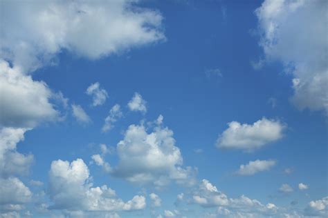 Summer Sky Wallpaper Bright Blue Skies And Wispy White Clouds Happywall
