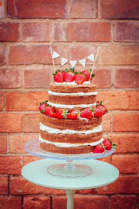 18 Alternative And Unusual Wedding Cakes