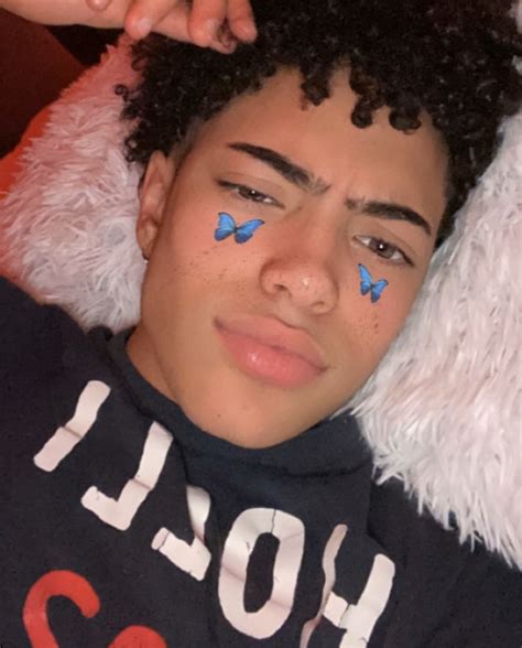 Derektrendz On Tik Tok㋛ Cute Lightskinned Boys Cute Black Boys Hot