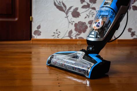 Modern Vacuum Cordless Vacuum Cleaner With Water Nozzle For Cleaning