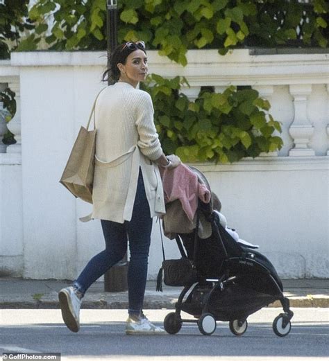 Christine Lampard Takes Her Daughter Patricia For A Stroll In Chelsea Sound Health And Lasting
