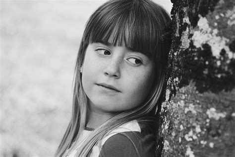 Fotos Gratis Persona En Blanco Y Negro Niña Mujer Fotografía Ver