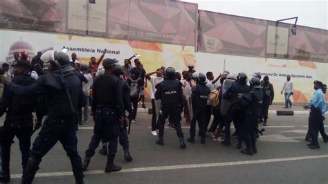 Promotores Da Manifestação Detidos Pelo Sic Em Viana Radio Angola