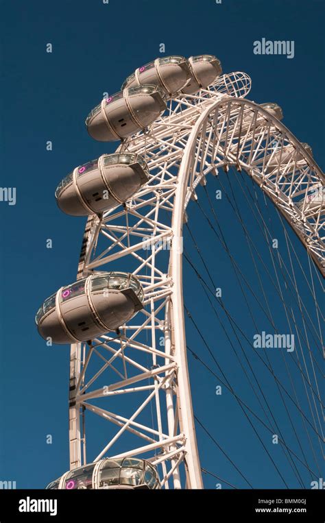 London Eye Or Millennium Wheel Central London England Stock Photo Alamy