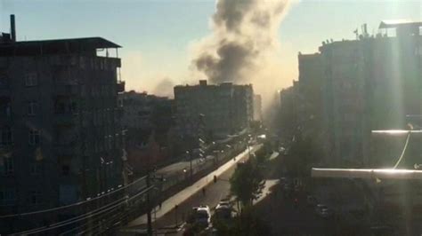 Diyarbakir In T Rkei Tote Und Verletzte Bei Explosion